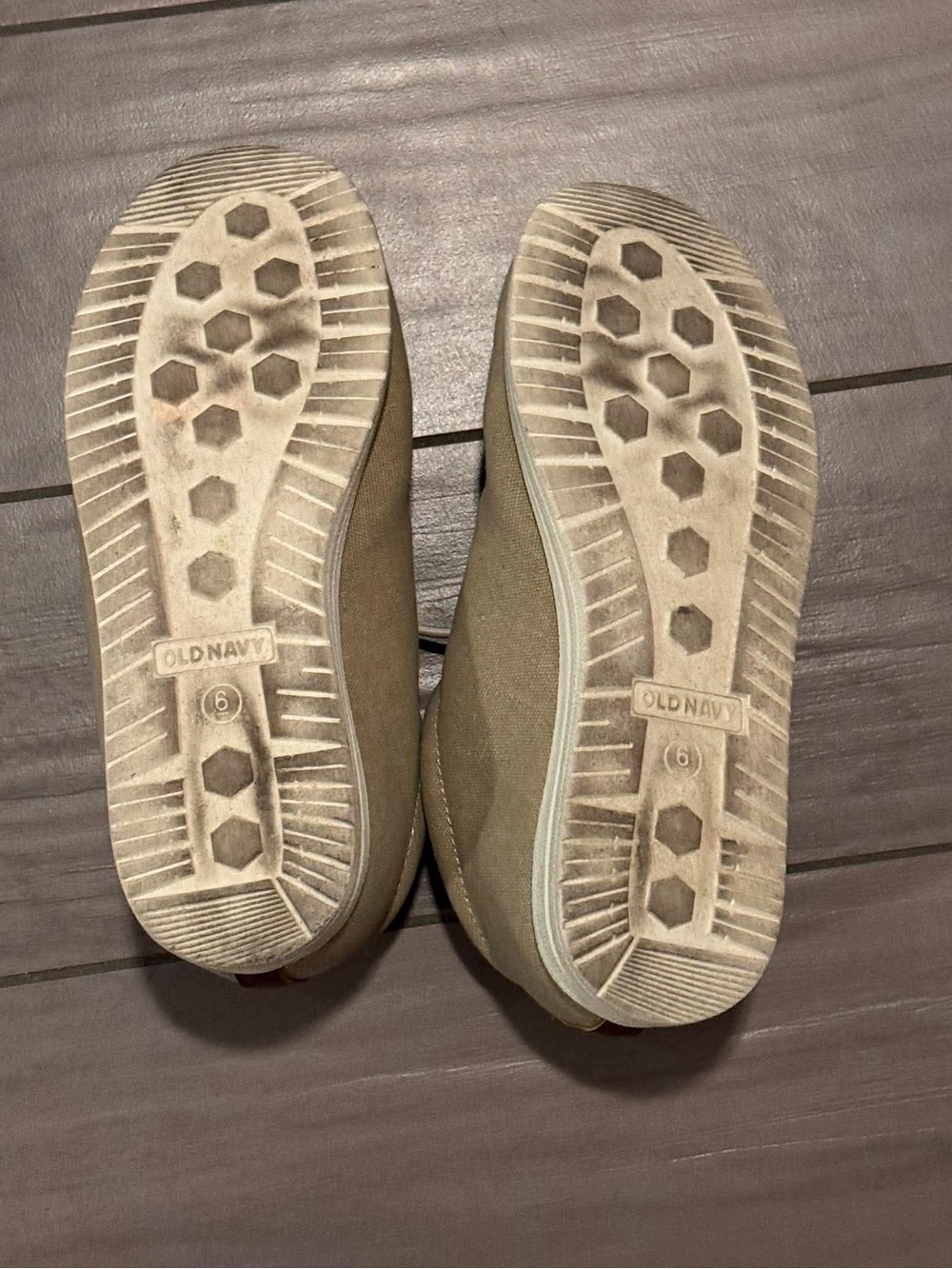 Old Navy Boys Beige Canvas Slip-On Sneakers size 6Y - Picture 5 of 7